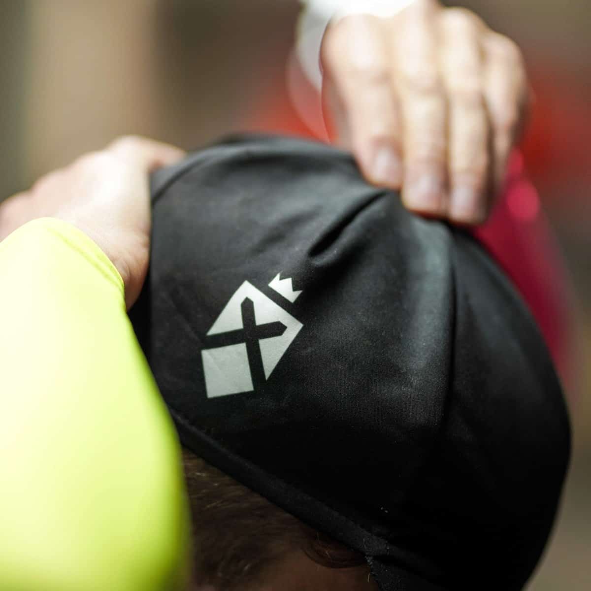 Caps