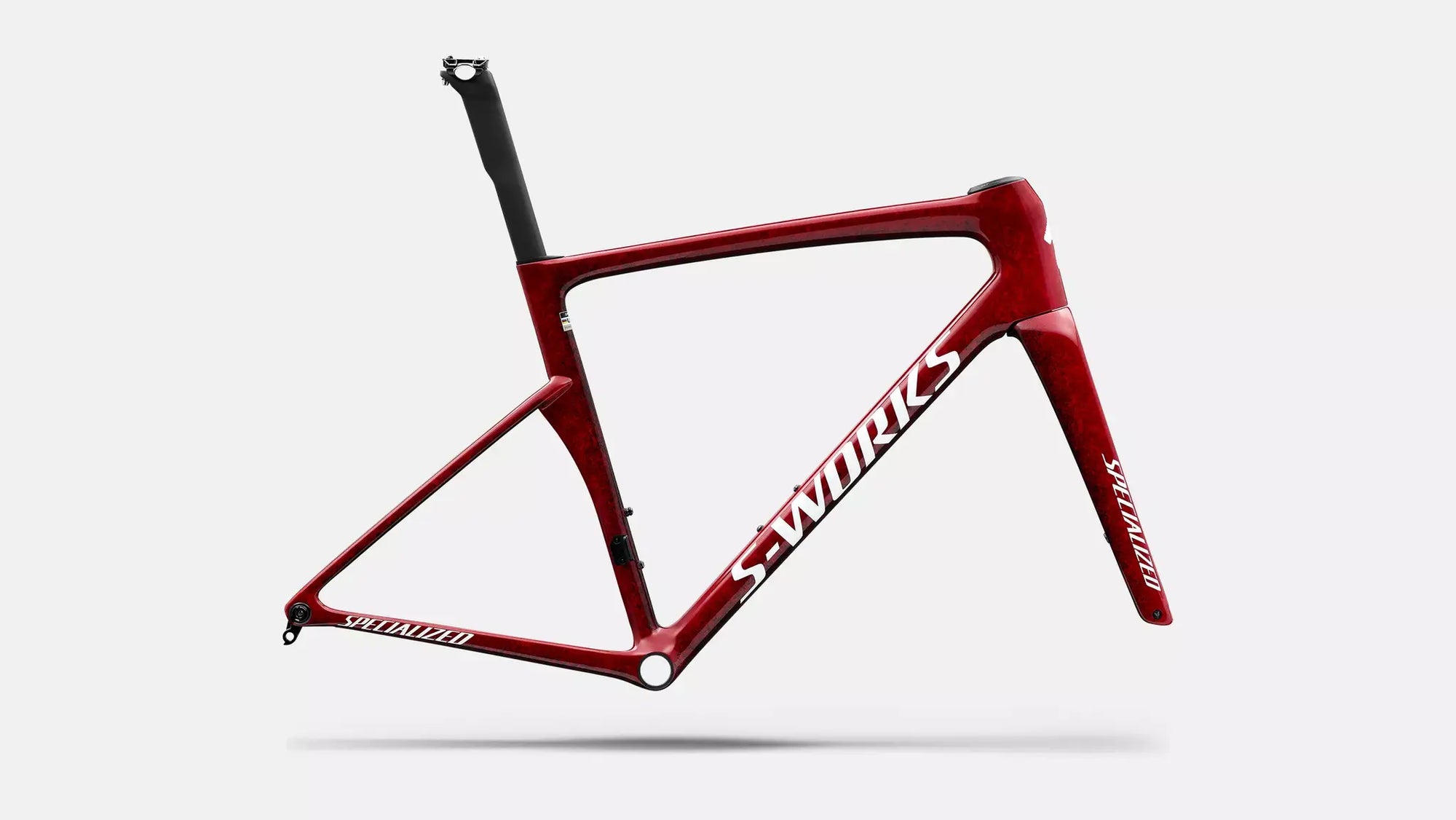 "Color: Gloss Vivid Red / Tarmac Black / White Silver Metallic","Size: 44"