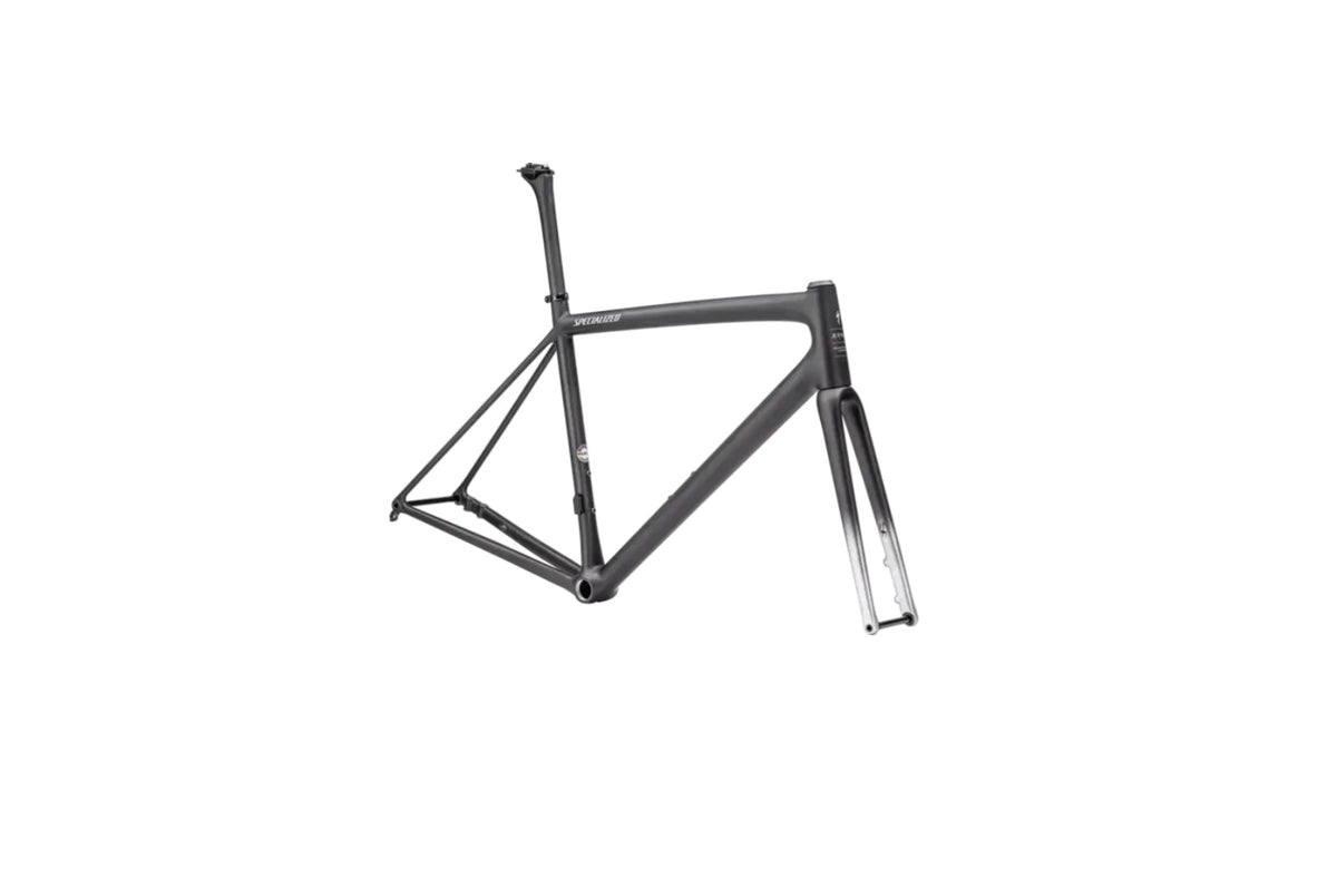 "Color: Satin Carbon/Flake Silver","Size: 52"